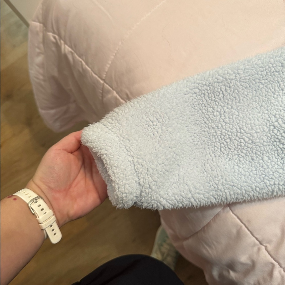 Light Blue Fleece - Picture 11 of 13